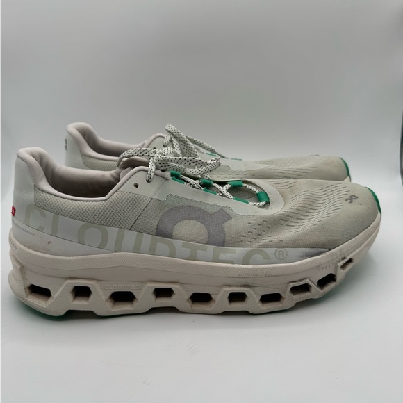 ONCLOUD Other - ON Cloud   Men’s Running Shoes in Cream and Green size 13.5